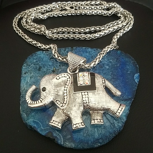 Jewelry - Silver rhinestone elephant boho necklace