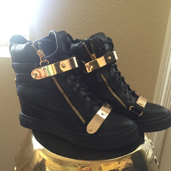 Shoes - Wedge Sneakers Gold Laced 37/7