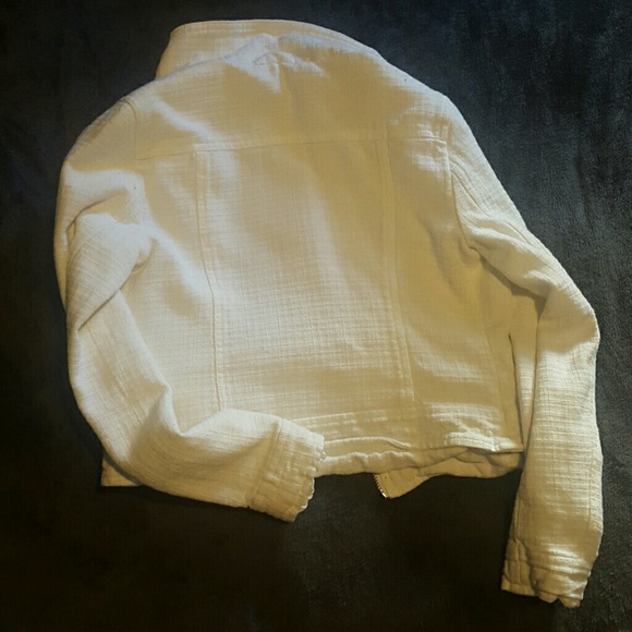 White jacket - Picture 2 of 2