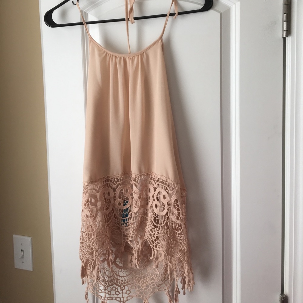 ✨NWOT✨Fun and Flirty Lace Halter Top