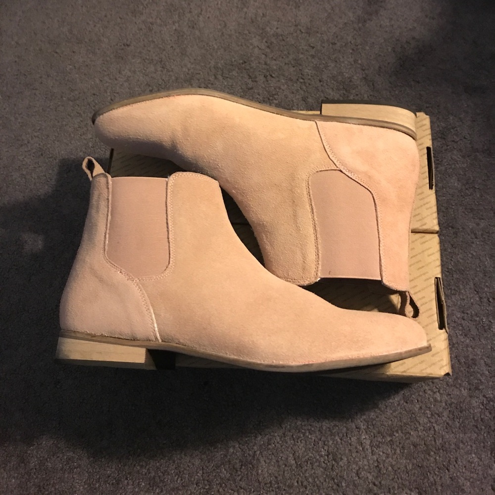 Spiritual pink Chelsea boots..true to size