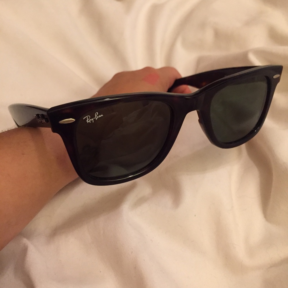 Ray Ban Original Tortoise and Black Wayfarers