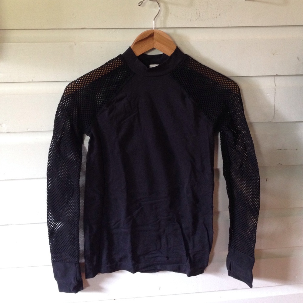 Fabletics mesh-sleeves workout shirt