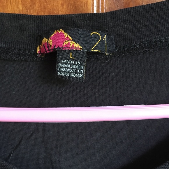 Forever 21 basic Black Tee - Picture 2 of 2