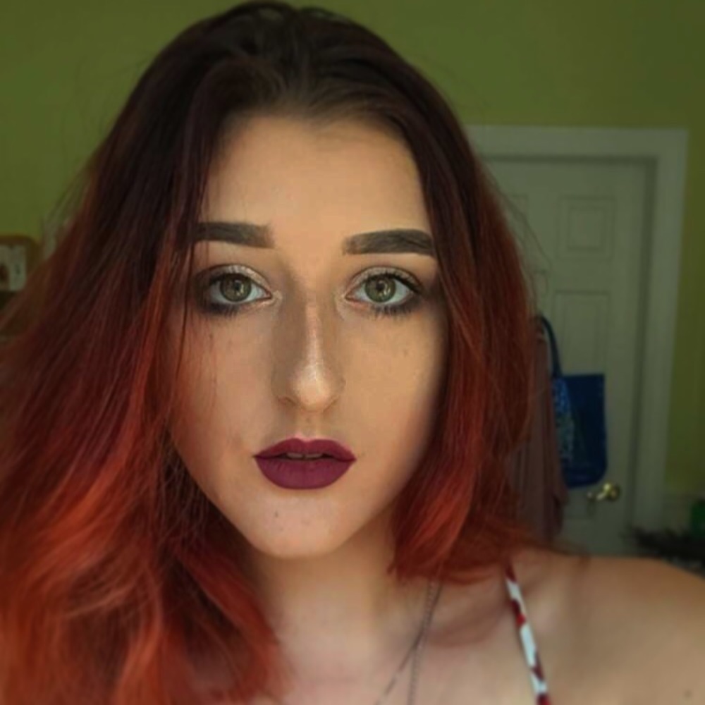 Meet your Posher, Olivia