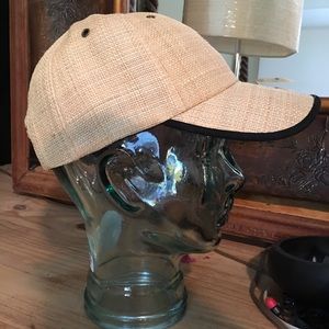 NWOT! Classic, RARE raffia cap!