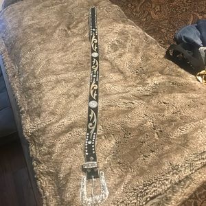 Cowhide studded belt, nwot