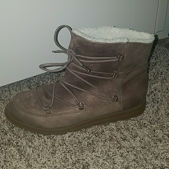 Boots - Picture 1 of 4