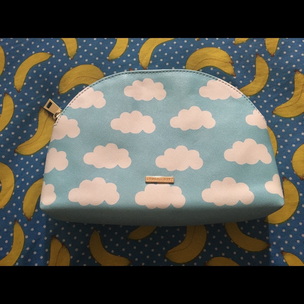 Studio DIY clutches. I do not have the taco bag. - Picture 4 of 4