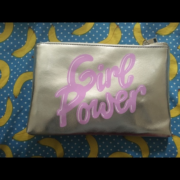 Studio DIY clutches. I do not have the taco bag. - Picture 3 of 4