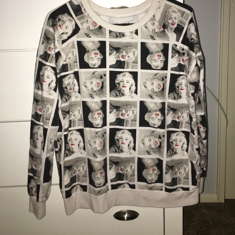 Marilyn Monroe crew neck
