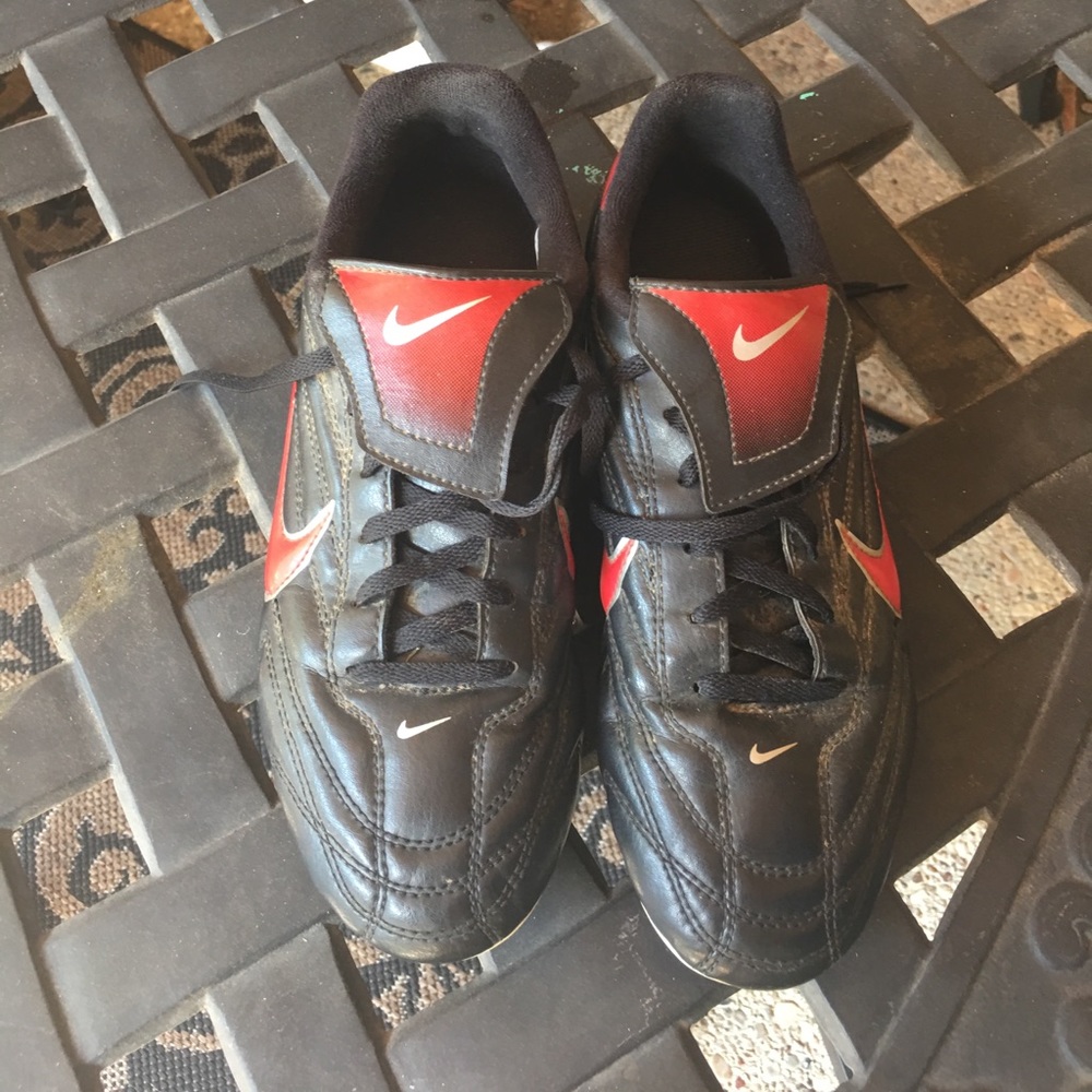 Nike soccer cleats, size 4.5, black and red!!