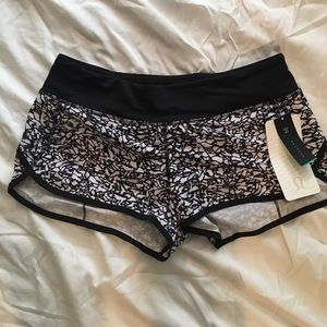 Lululemon size 8 speed short