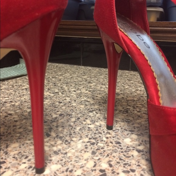 Red Bebe heels - Picture 2 of 6