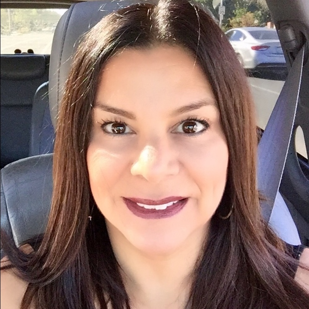 Meet your Posher, Deisy