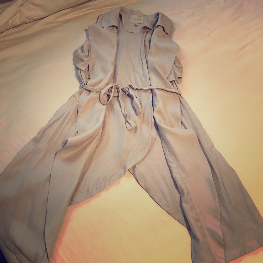 Long lightweight vest