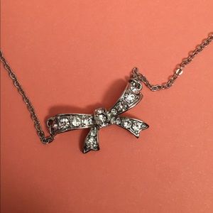 Pretty rhinestone bow necklace