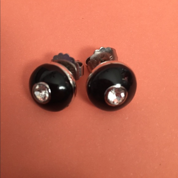 Lia Sophia earring set - Picture 3 of 3