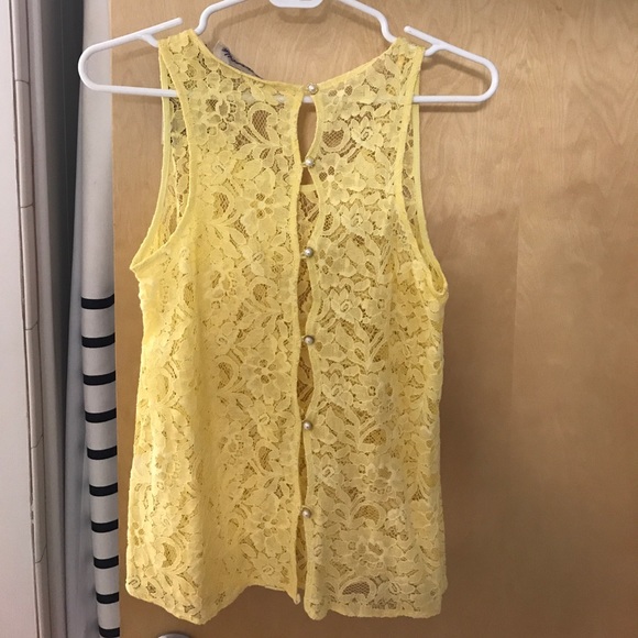 Beautiful yellow lace tank top - Picture 2 of 2