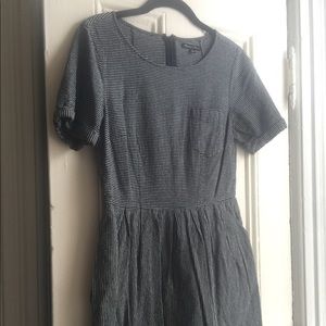 Adorable striped Madewell t-shirt dress (pockets!)