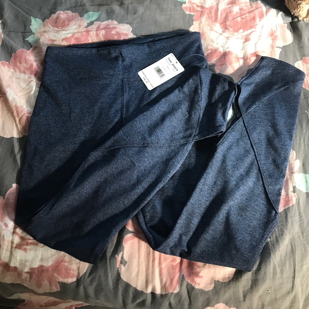 BNWT Free People Halo Movement navy legging