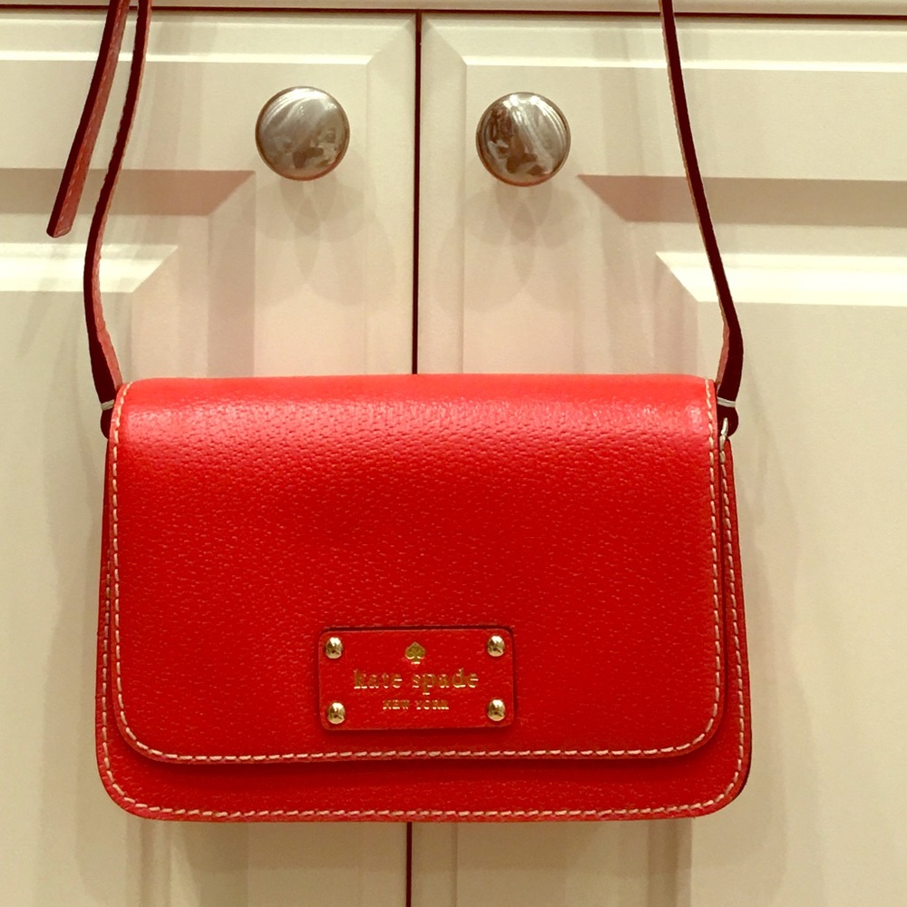 🆕♠️Kate Spade Small Fynn • Empire Red