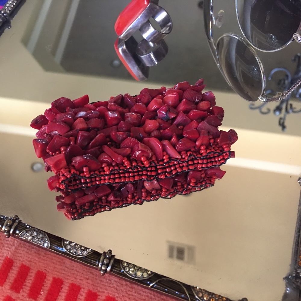 Expandable red coral bracelet