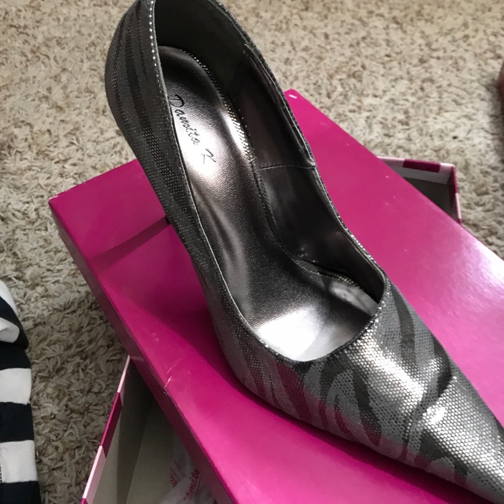 Black and Gray Heel