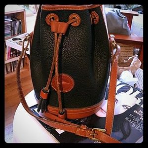 VINTAGE DOONEY & BOURKE BUCKET PURSE