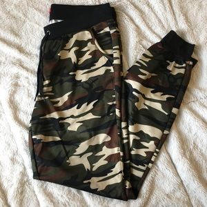 Never worn Hot Kiss camo pants