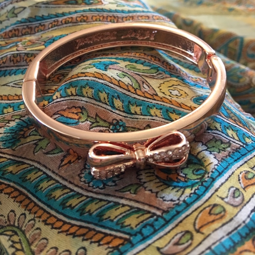 Betsey Johnson bow bangle