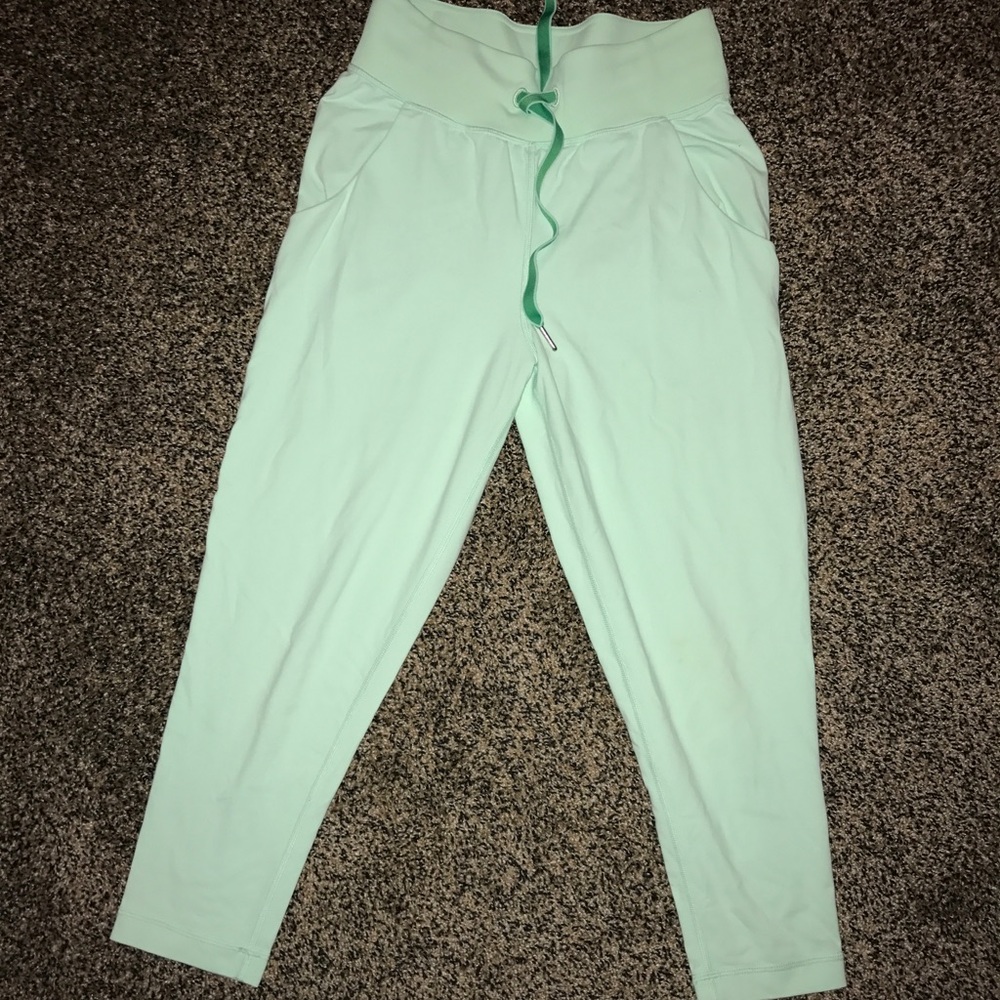 Lululemon Athletica legging/joggers cropped