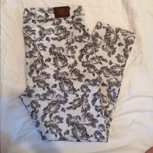 Women's Maurices Rose Detail Jeggings Size 18