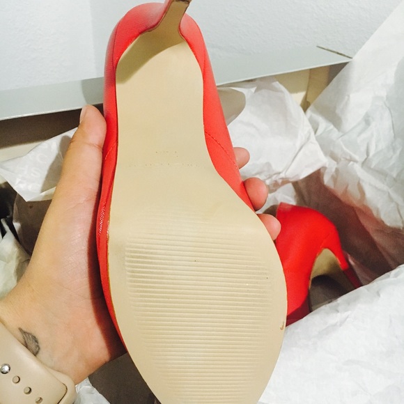 Red heels - Picture 3 of 4