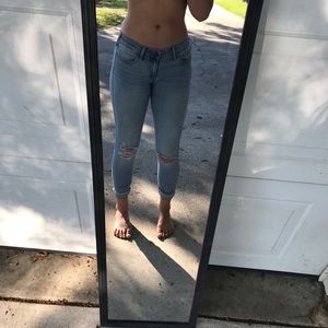 Hollister Denimn Crop Jegging