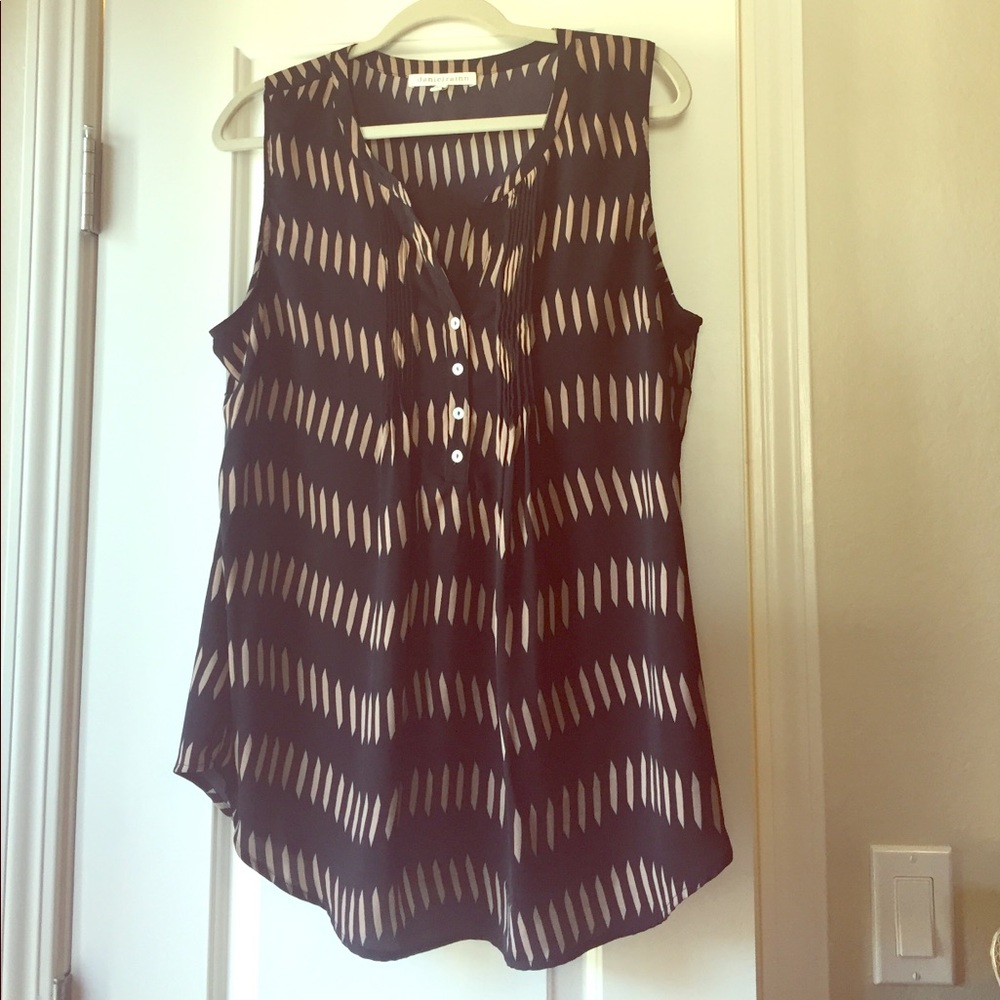 Flowy Daniel Rainn Black Top w/Pintuck detail