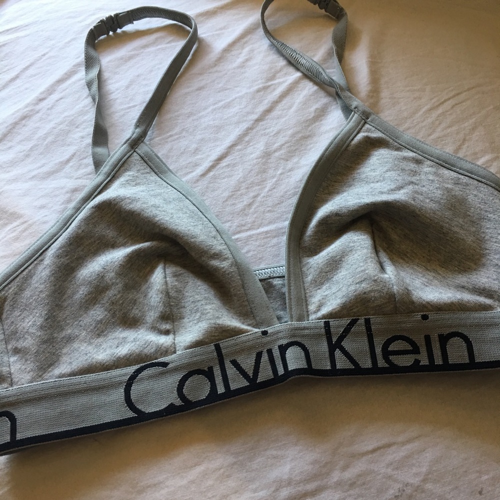 ⭕️❗️ SOLD ⭕️❗️Calvin Klein Bralet ✨