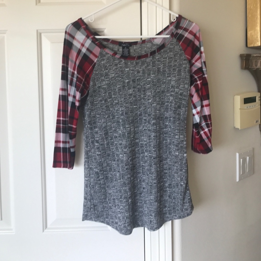 Plaid and gray 3/4 sleeve