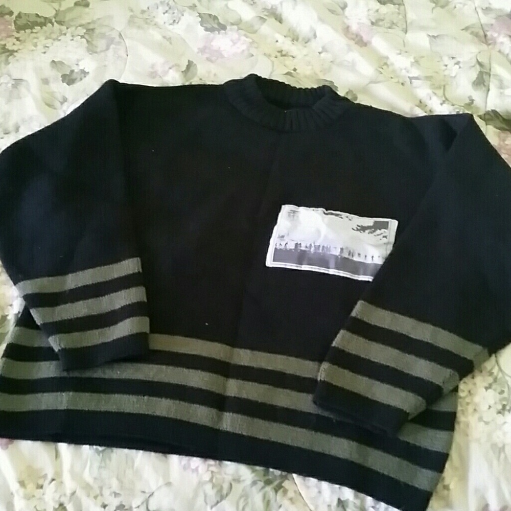 New Knitted Sweater Black/Olive Asian Design