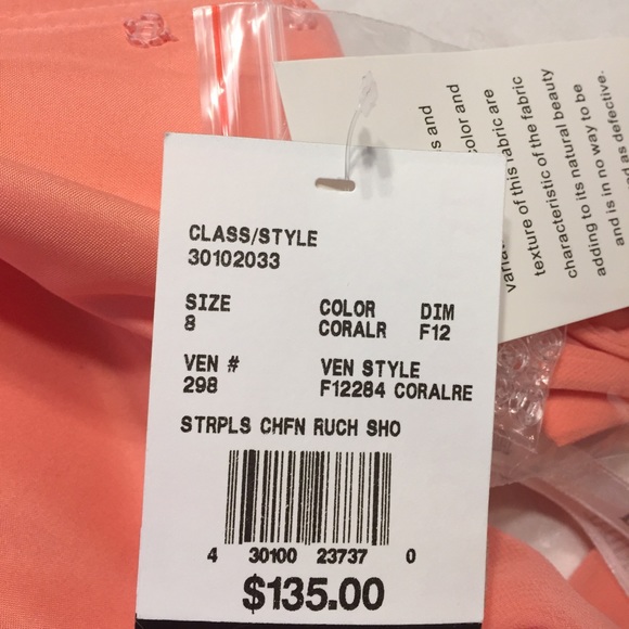 Elegant Coral Gown - Picture 7 of 8