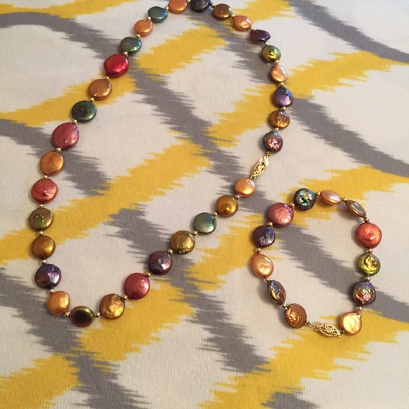 ✨RARE Dye Pearl Necklace & Bracelet Set✨ - Picture 7 of 8