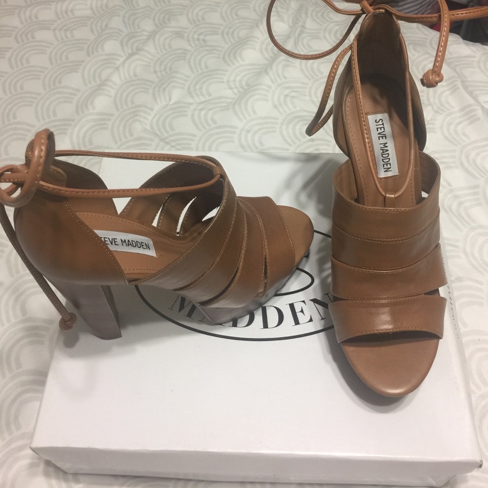 Steve Madden Tan Heels