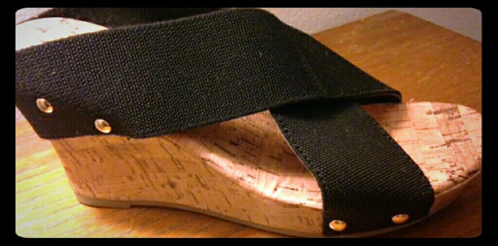 Black cork wedges