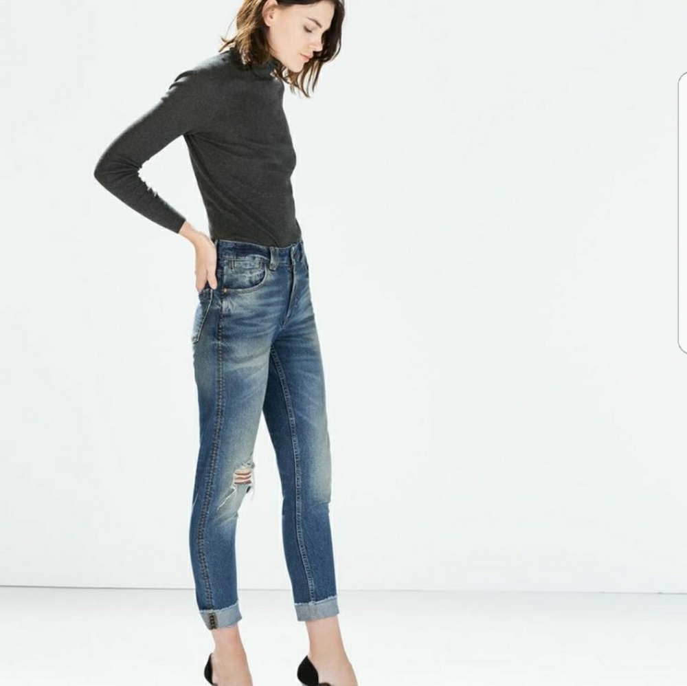 Last Price.No offers acceped. Zara Mom's jeans