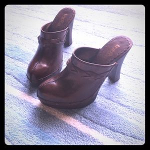 Tribeca by Kenneth Cole Heel Clogs