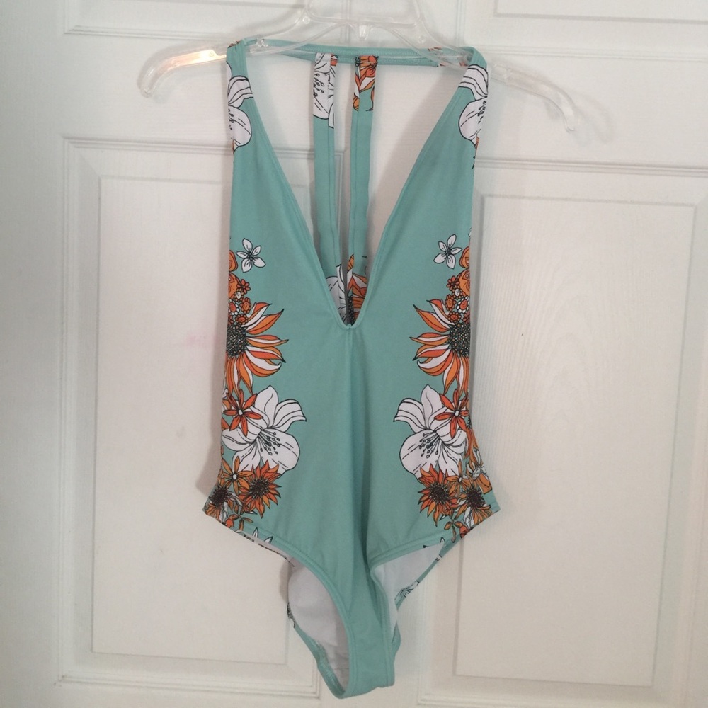 Floral  one piece 🌺