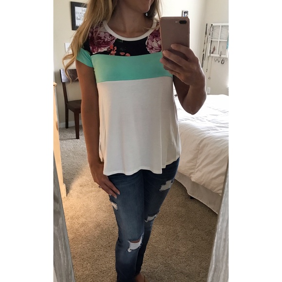 ONE LEFT Floral & Mint Color Block Top - Picture 2 of 3