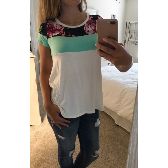 ONE LEFT Floral & Mint Color Block Top - Picture 3 of 3