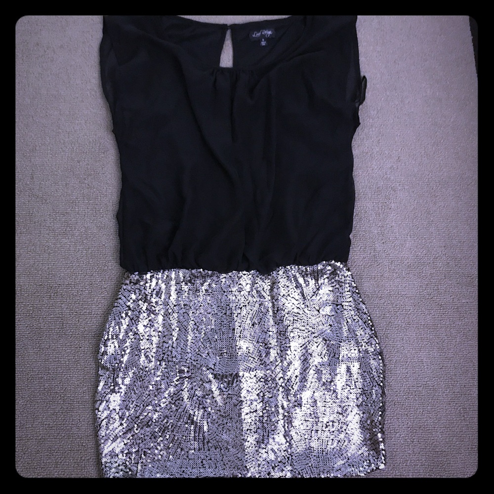 ❌ Reduced price ❌Black &silver sequins dress !!