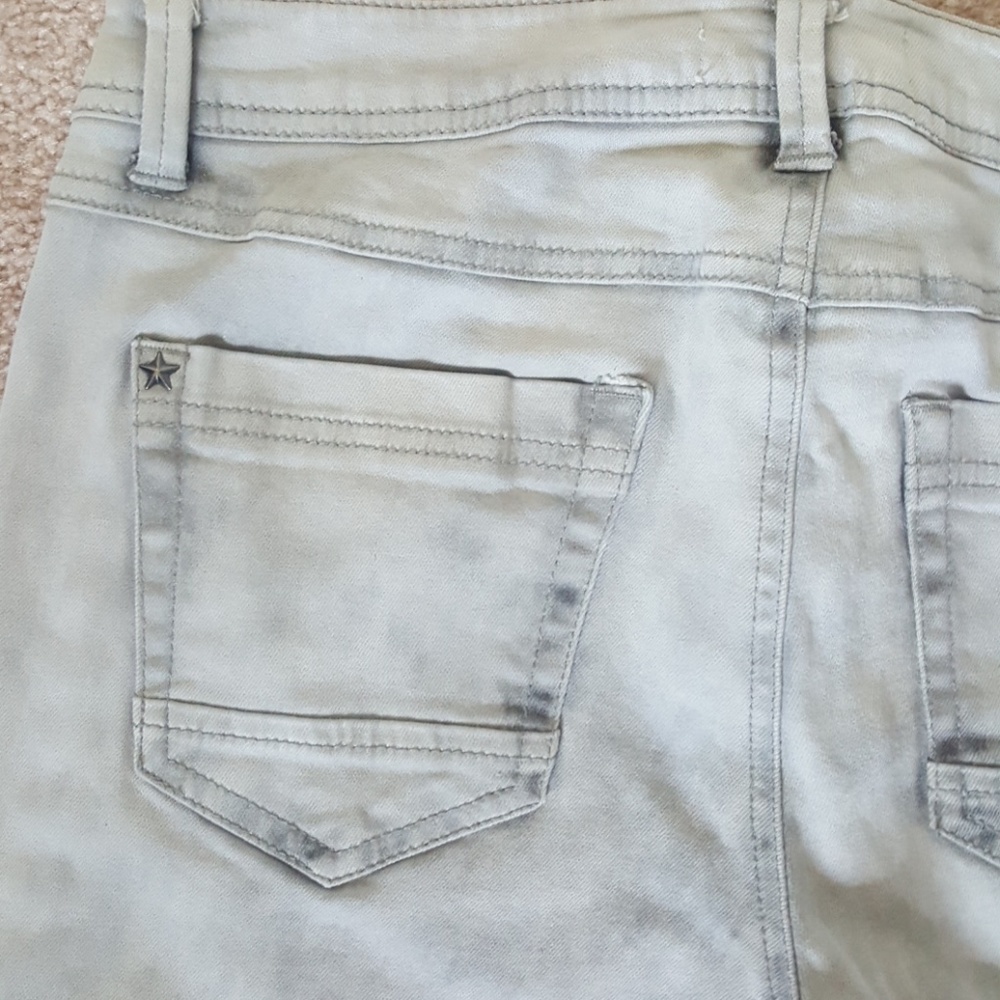 Studded Acid Wash Jeans - Picture 7 of 8